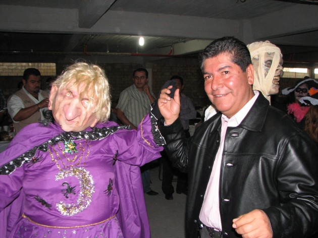 César Figueroa bailando con Ermelinda Linda